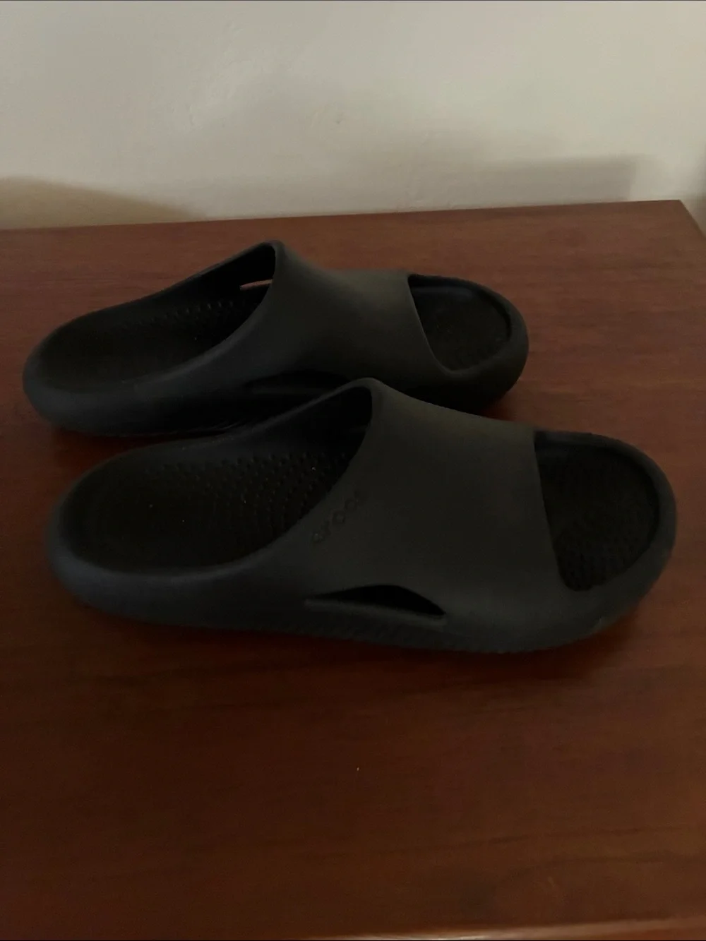 CROCS image shows